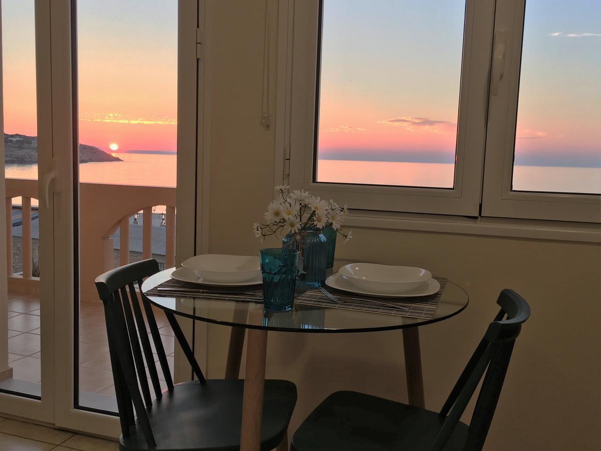 Koumpe Blue Sea View Apartment ريثيمنو المظهر الخارجي الصورة